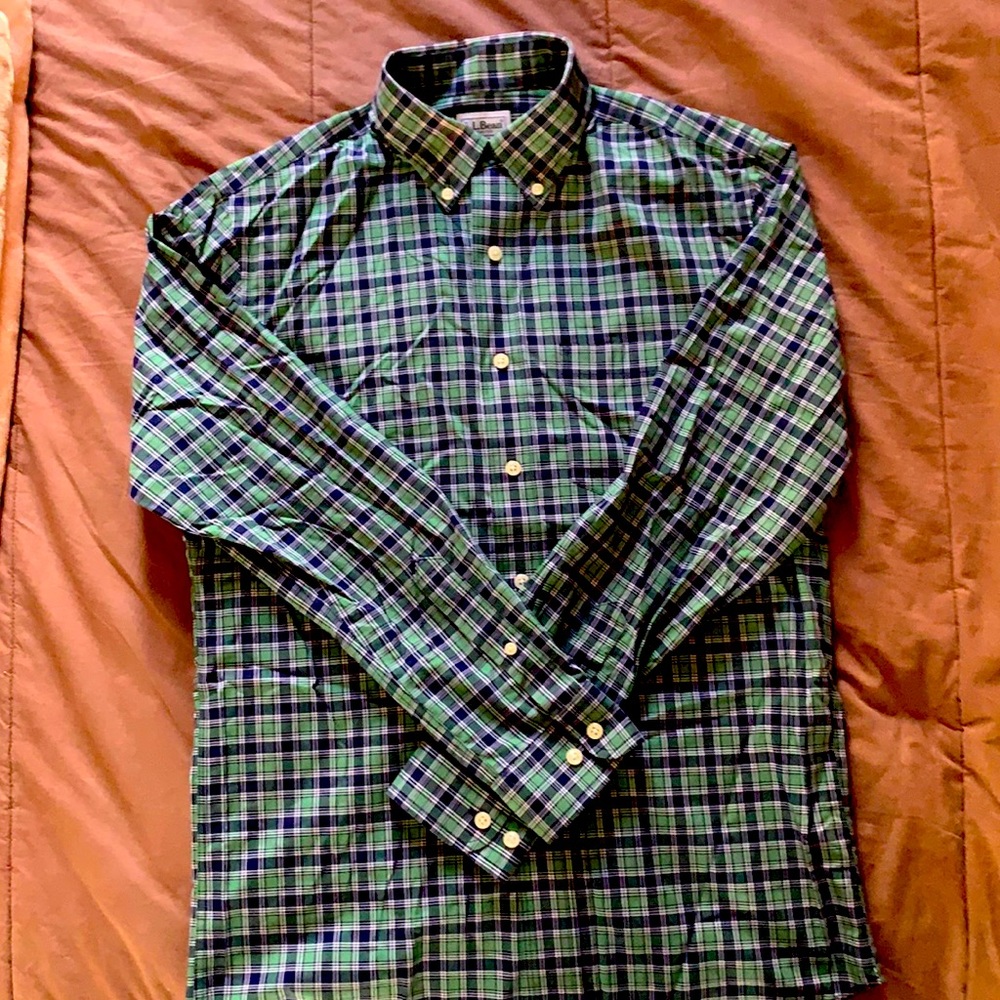 LL Bean slightly fitted men’s button down shirt